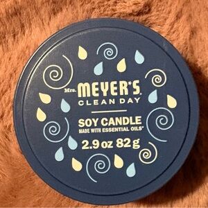 Clean Day Soy Candle - Rain Water Scented 💦